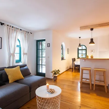 Lodge Bajta Luna Krvavec *